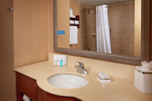 Hampton Inn Youngstown West - image 2