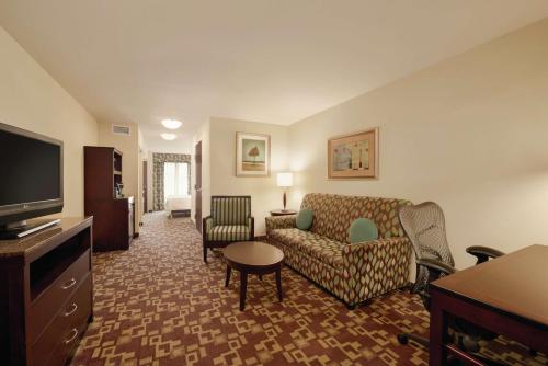 Junior King Suite with Seating Area