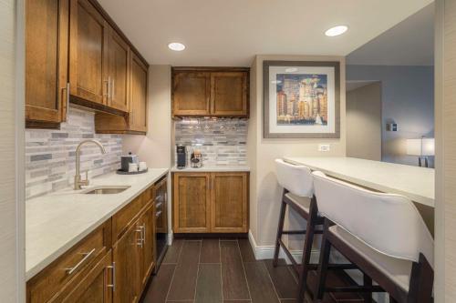 Hampton Inn Carlstadt At The Meadowlands - image 13