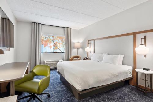 Fairfield Inn & Suites by Marriott Hickory - image 11