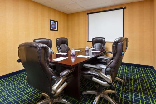 Hampton Inn Marysville - image 8