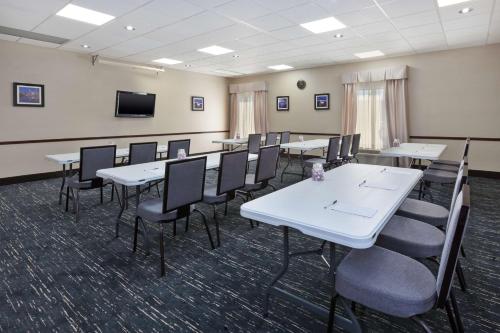 Hampton Inn Marysville - image 11