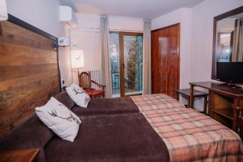 Double Room with Balcony and Air-Conditioning