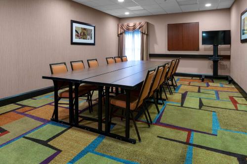 Hampton Inn Columbia - image 7