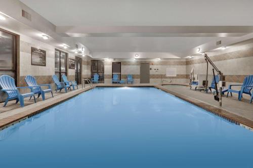 Hampton Inn & Suites Childress - image 12