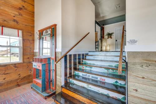 Charming Converted Railcar Studio in Joplin!