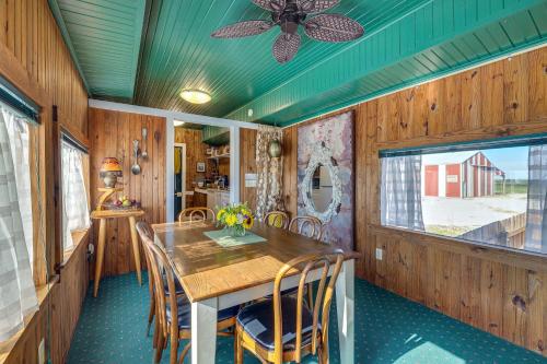 Charming Converted Railcar Studio in Joplin!