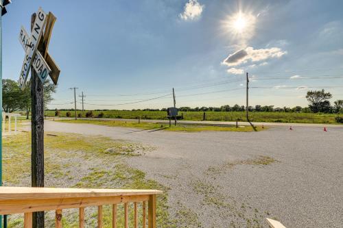 Charming Converted Railcar Studio in Joplin!