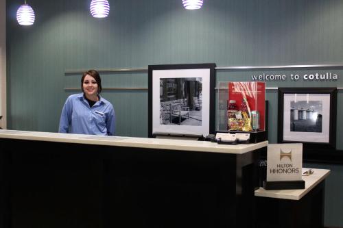 Hampton Inn Cotulla - image 7