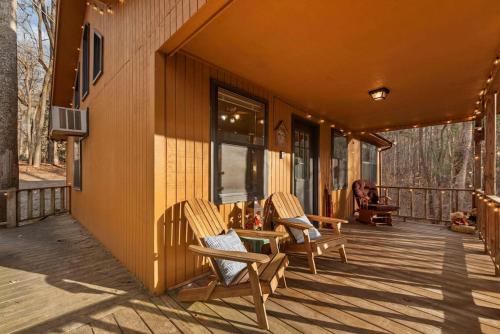 Luxury Cabin - Jacuzzi & Amazing Views - Elsa in Blairsville, USA