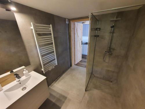 Apartament z jacuzzi Zakopane - image 5