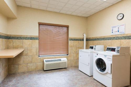 Hampton Inn Port Huron - image 10