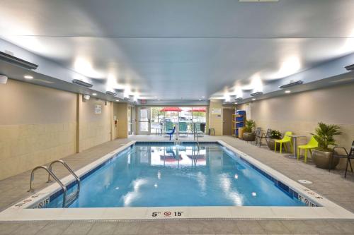 Home2 Suites By Hilton Maumee Toledo - image 11