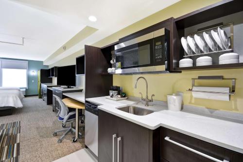 Home2 Suites By Hilton Maumee Toledo - image 2