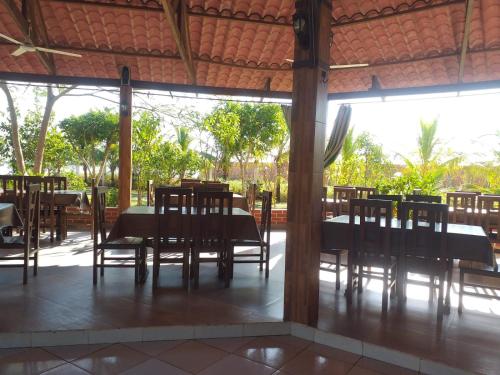 Restorāns, L J in Trinidad