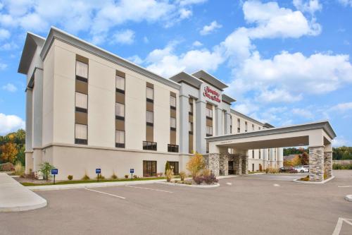 . Hampton Inn & Suites Alliance