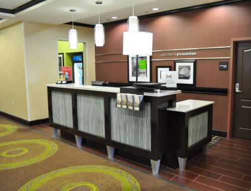 Hampton Inn By Hilton Pleasanton