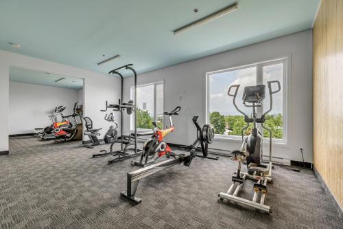 Initial / Spritz / Downtown Qc +STAT Initial / Spritz / Downtown Qc +STAT