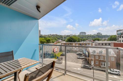 Initial / Spritz / Downtown Qc +STAT Initial / Spritz / Downtown Qc +STAT