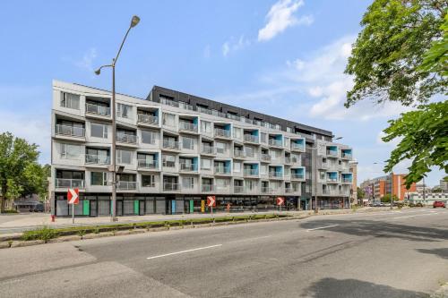 Initial / Spritz / Downtown Qc +STAT Initial / Spritz / Downtown Qc +STAT