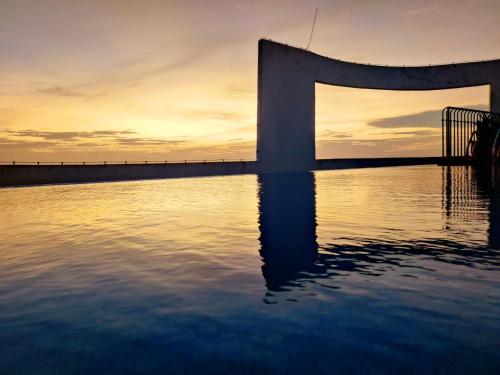 Seaview with Infinity Pool