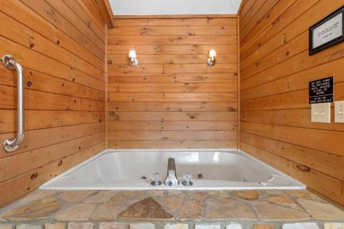 Luxury Cabin w/ Jacuzzi-Fireplace & Amazing View - Heidi in Blairsville, USA