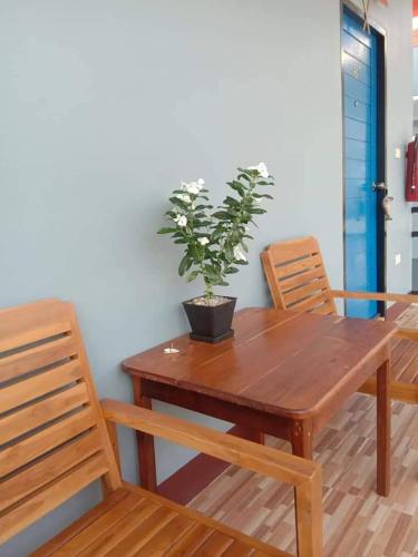 หม่อนเมือง รีสอร์ท near Prataap Jai