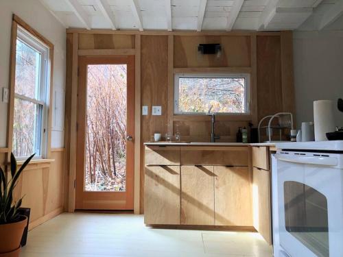 Modern Cottage One The Lorca, Catskills in Shandaken, USA