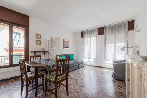 GuestHost - Venezia Santa Lucia Station Lovely Flat!, Венеция