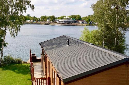 Fable Lodge Tattershall Lakes - luxury lakeside lodge with hot tub