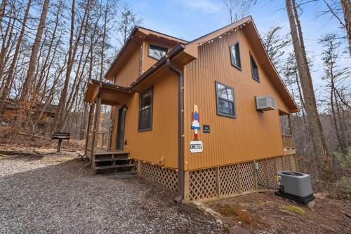 Cozy Cabin In The Heart of Northern Gorgia - Gretel in Blairsville, USA