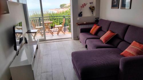 Közös társalgó / TV, Beachfront Apartment with Sea Views & Private Parking in Szent Pol de Mar