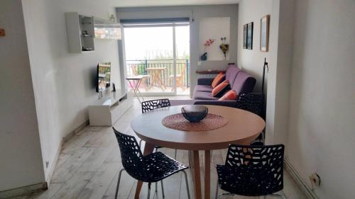 Beachfront Apartment with Sea Views & Private Parking in Szent Pol de Mar