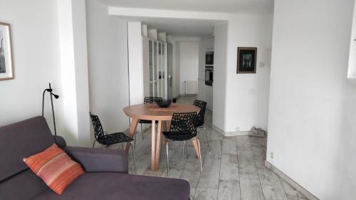Beachfront Apartment with Sea Views & Private Parking in Szent Pol de Mar