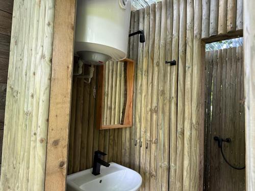 Glamping Návary s bazénem (Glamping Navary s bazenem) in Nova Bistrice