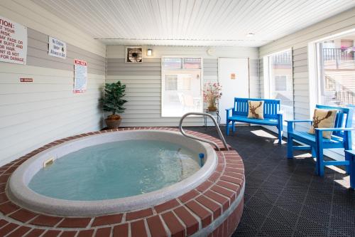 Úszómedence, Crosswinds Inn in West Yellowstone városközpont