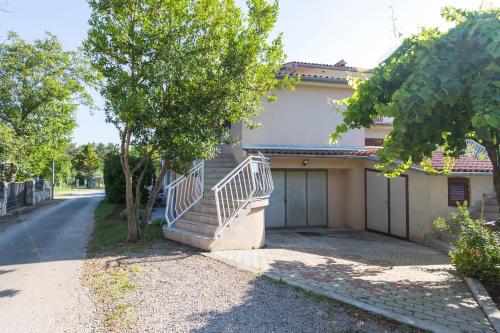 A szálláshely kívülről, Apartman Ana in Vinez