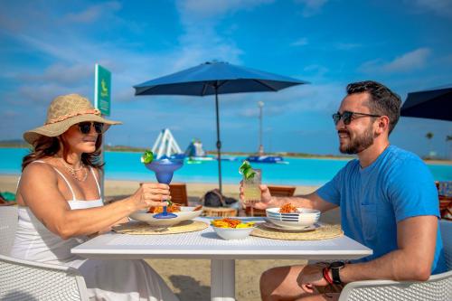 Restaurant, Karibao Resort Town in Playas Villamil