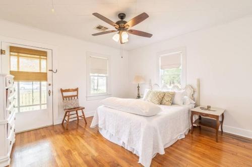 Ellas Vintage Cottage near Cajun field in Lafayette, USA