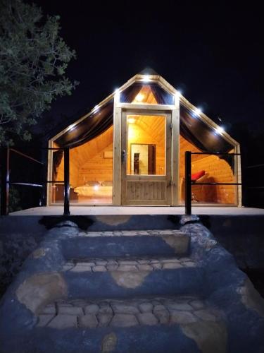 ทัศนียภาพภายนอกโรงแรม, Widian al-sham huts in เญราช