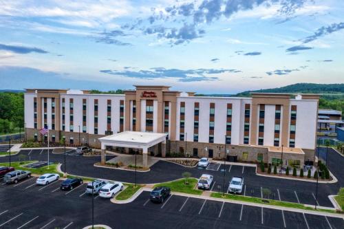 . Hampton Inn & Suites Culpeper