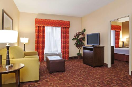 One-Bedroom King Suite - Non-Smoking