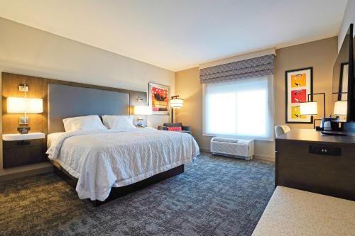 1 king bed, 1 sofa bed
