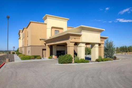 . Hampton Inn & Suites Mountain Home