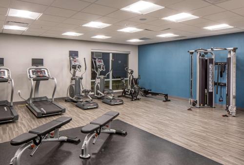 Hampton Inn Columbus - image 9