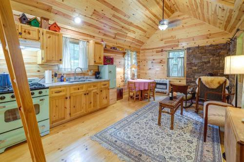 Marlinton Cabin Rental w/ Greenbrier River Access! in Marlinton
