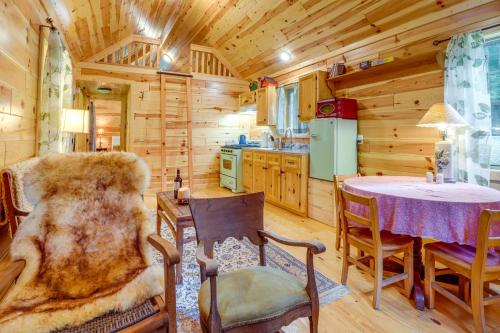 Marlinton Cabin Rental w/ Greenbrier River Access! in Marlinton