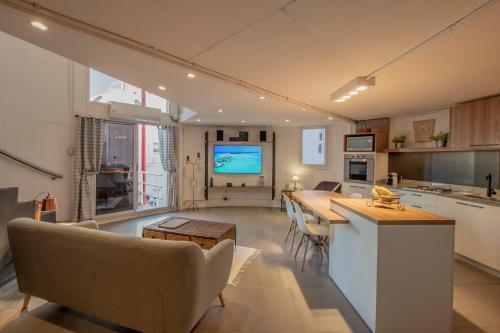 A Palemro Hollywood Loft Premium