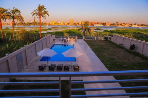 Royal Nile Villa - Luxury Nile View Apartment 1 2