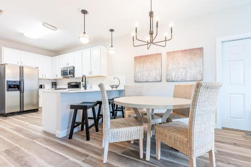 61 Batchelors Button (G) - 3BR 2.5BA - (7) - image 11